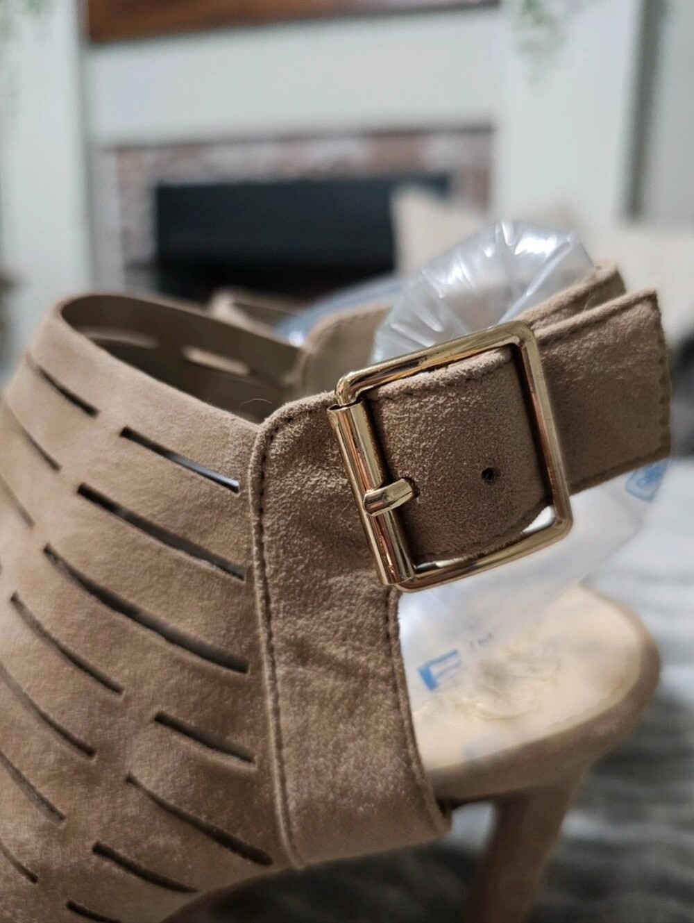 Vince Camuto Crasantha Sandal Tan Suede Caged Heel NWOT Sz 8 - Picture 6 of 8